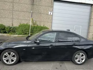 BMW 320 BMW 320d Sport Line Navi Xenon PDC Klimaautomatik