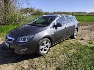 Opel Astra Sportstourer Bild 2