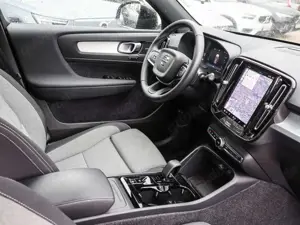 Volvo XC40 B3 Plus Dark Aut. Navi*PDC*LED Bild 3