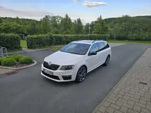 Skoda Octavia Combi 2.0 TDI (Green tec) DSG RS