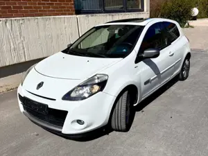 Renault Clio Night and Day