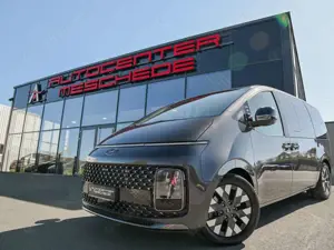 Hyundai STARIA Signature 2.2 CRDi 4WD Relax Sitze* Pano*