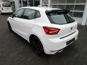 SEAT Ibiza FR Pro Black Edition 1.0 TSI DSG leicht beschädigt NAVI LED GRA ALU CLIMATRONIC Bild 2