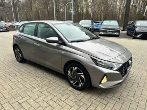 Hyundai i20 1.0 T-GDI 48V-Hybrid DCT Select +Komfort Pak Bild 3
