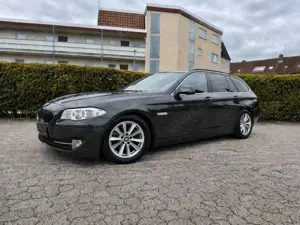 BMW 520 520d Touring / Kombi Automatik - TÜV NEU 03/28 - Xenon - Led