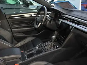 Volkswagen Arteon 2.0 TDI R-Line DSG Nav DCC Pano Standhzg Bild 4