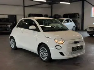 Fiat 500e 11KW+CARPLAY+TEMP+SPUR.ASS+STAND.HZ+NAVI+