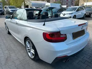 BMW 220 Bild 3