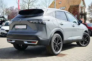 Nissan Qashqai Tekna 1.3 Dig-T Aut. LED ACC Navi Pano Bild 3