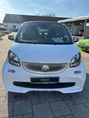 smart forTwo fortwo coupe Basis 66 kW/Brabus Bild 2