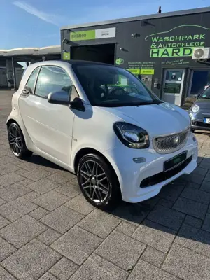 smart forTwo fortwo coupe Basis 66 kW/Brabus Bild 4