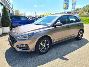 Hyundai i30 Pure Kamera 8-fach Scheckheft