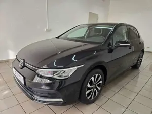 Volkswagen Golf VIII Lim. Active 1.0 eTSI DSG LED Navi App Connect