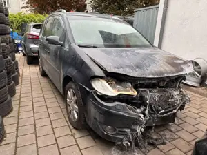 Volkswagen Touran 1.4 TSI Trendline*Brandschaden*