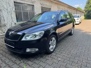 Skoda Octavia Combi Elegance/Navi/Klima/Teilleder/
