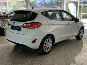 Ford Fiesta CoolConnect 1.1 LED+PDC+TEMPOMAT+SPURH Bild 4