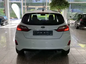 Ford Fiesta CoolConnect 1.1 LED+PDC+TEMPOMAT+SPURH Bild 5