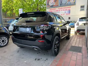 Jeep Avenger Longitud*nur.16.501KM*CARPLAY*SHZ*1J GAR Bild 4
