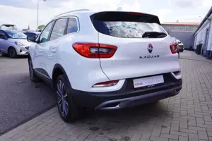 Renault Kadjar 1.3 TCE Bose Edition LED Navi PDC DAB AHK Bild 3