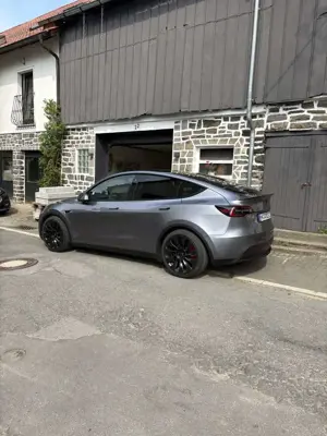 Tesla Model Y QuickSilver Performance Unikat Wie Neu!
