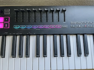 Launchkey 49 (MK3) 