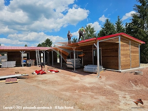 Ideale Pferdeboxen für Pferde - Moderne Stallungen mit Heuraufe | Pferdeställe bauen