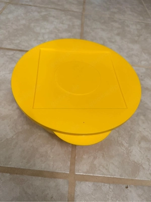 Tupperware Schüssel mit Salatbesteck