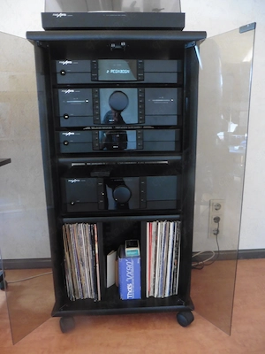 Stereoanlage Grundig FineArts mit Schrank