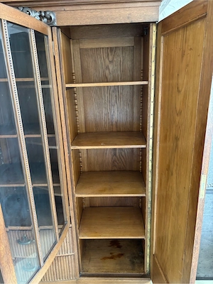 Antiker Schrank