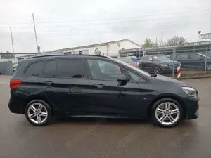 BMW 220 Bild 4