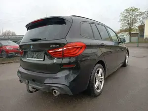BMW 220 Bild 5