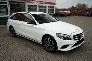 Mercedes-Benz C 220 d T 4Matic LED AHK Luft Navi Kamera CarPlay Bild 3