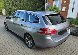 Peugeot 308 SW BlueHDi 120 Allure Pano SHZ 8×Alu Bild 3