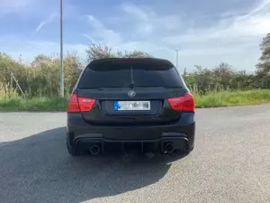 BMW 330 Bild 3