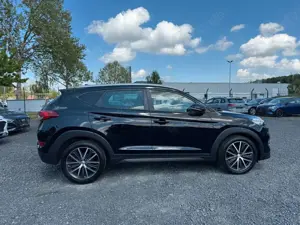 Hyundai TUCSON PASSION 2WD/AUTOMATIK/NAVI/KAMERA/TÜV NEU