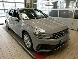 Volkswagen Passat Variant GTE 217PS AHK+18Alu+ el.Klappe+Kamera+TravelAssist