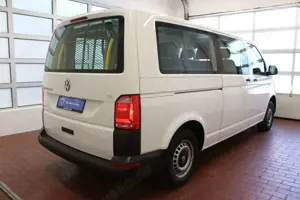 Volkswagen T6 Kombi lang 8 Sitze Klima Navi ROLLSTUHL Bild 5