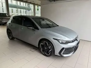 Volkswagen Golf 1.5 eTSI DSG R-Line AHK 18Z LED-Plus Area