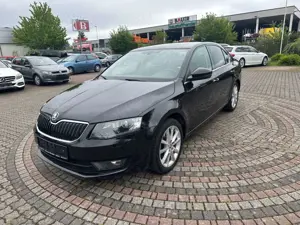Skoda Octavia Lim.  Standheizung,Xenon,Navi,Teilleder