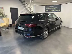 Volkswagen Passat Variant R-Line LED ACC AHK Kamera CarPlay Bild 4
