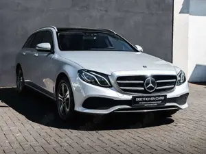 Mercedes-Benz E 220 d 4Matic PANORAMADACH AHK LED ALLRAD Bild 3