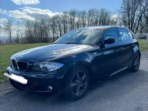 BMW 118 118d DPF Edition Sport Bild 2