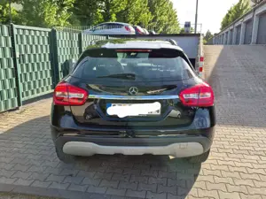Mercedes-Benz GLA 200 GLA 200 d 7G-DCT