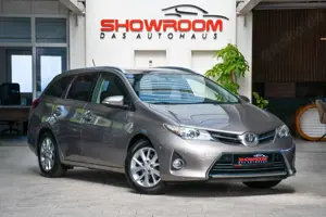 Toyota Auris Touring Sports Executive Automatik 1.Hand Bild 3