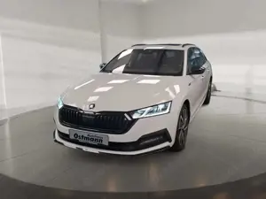 Skoda Octavia Combi Sportline 2,0 TDI 4xSHZ HUD Pano