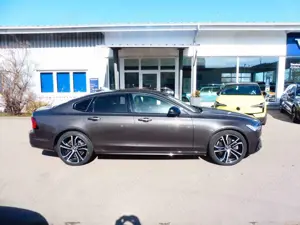 Volvo S90 Lim. Ultimate Dark Recharge Plug-In Hybrid A Bild 4