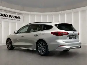 Ford Focus ST-Line X Turnier Aut.*AHK*ACC*HUD*KAM*NAVI*WINTER Bild 3