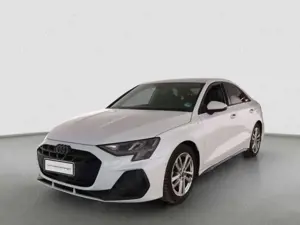 Audi A3 S line 35TDI Stron LED Navi ACC RFK Bild 2
