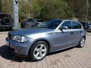 BMW 118 i*Automatik*Klimaauto*PDC*AHK