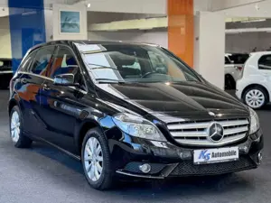 Mercedes-Benz B 180 122PS*PANORAMA*KLIMA*SITZHEIZUNG*